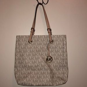 Michael Kors Jet Set Logo large tote